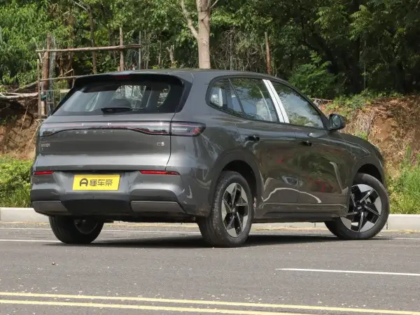 2025 Geely Galaxy E5