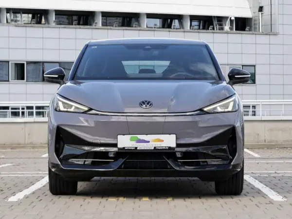 Volkswagen ID.Unyx 06