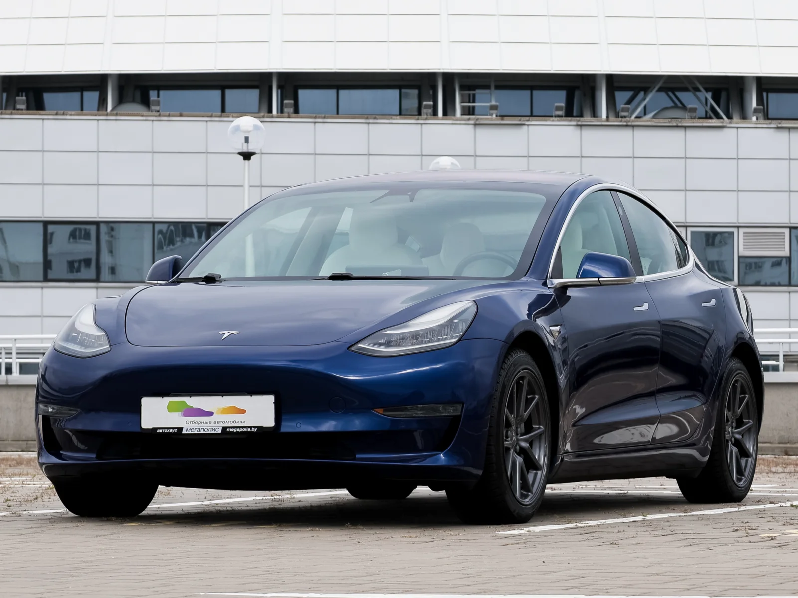  Tesla Model 3
