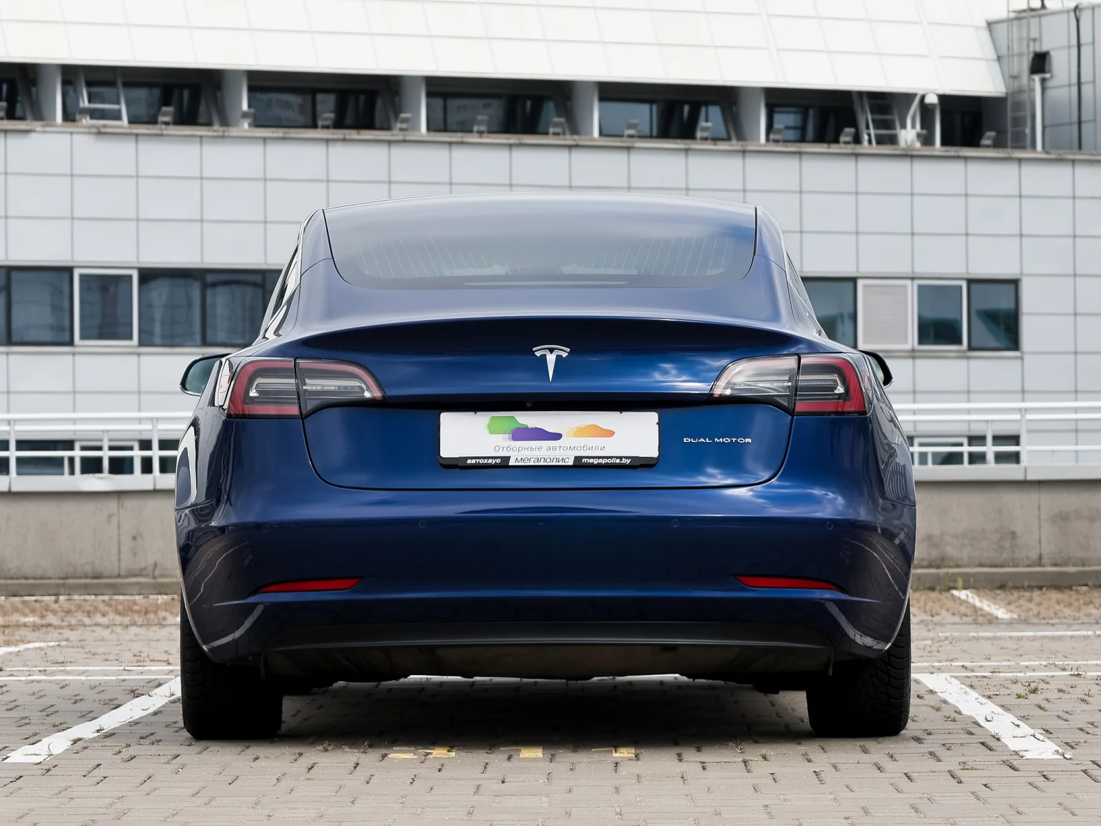  Tesla Model 3