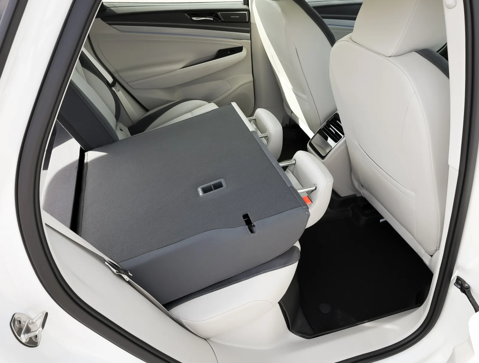  Volkswagen ID.7 Vizzion