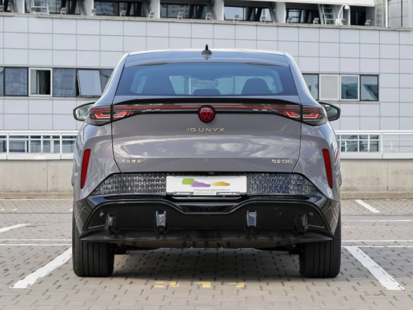 2025 Volkswagen ID.Unyx 06